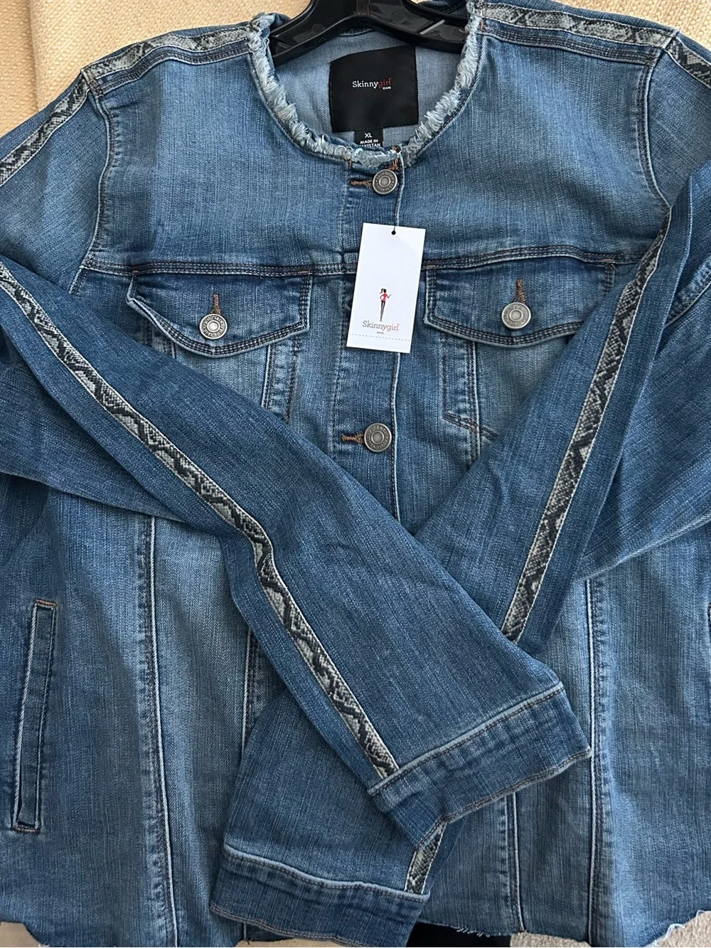 SKINNYGIRL NWT Denim Jean Jacket. P2P is 21 - Picture 4 of 8